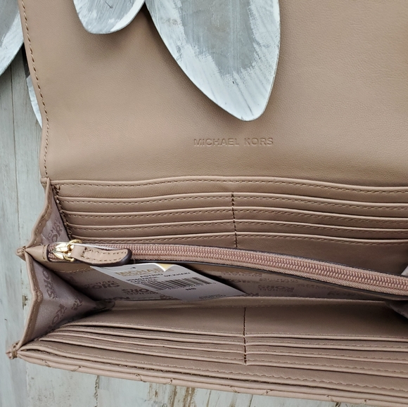 Michael Kors - Picture 5 of 5